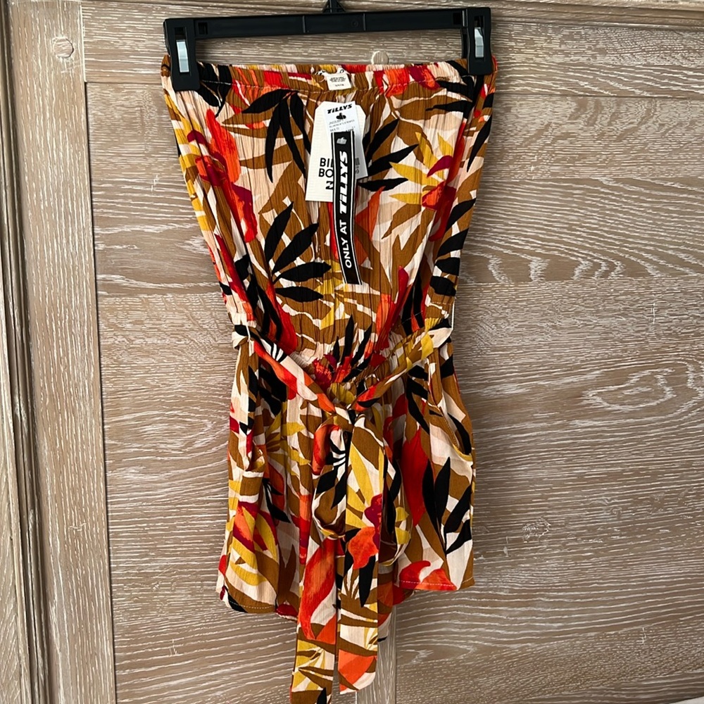 Juniors Billabong tropical romper with front tie size S